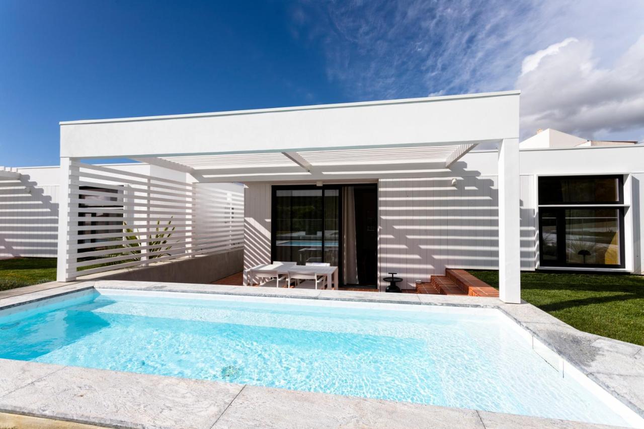 Villa com Piscina Privada