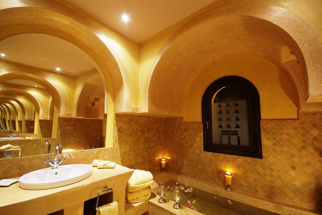 Six-Bedroom Villa,115099703:JPEG