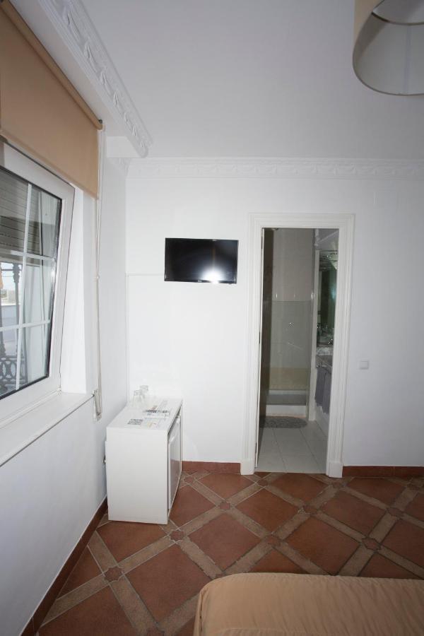 Twin Room Private Bathroom
