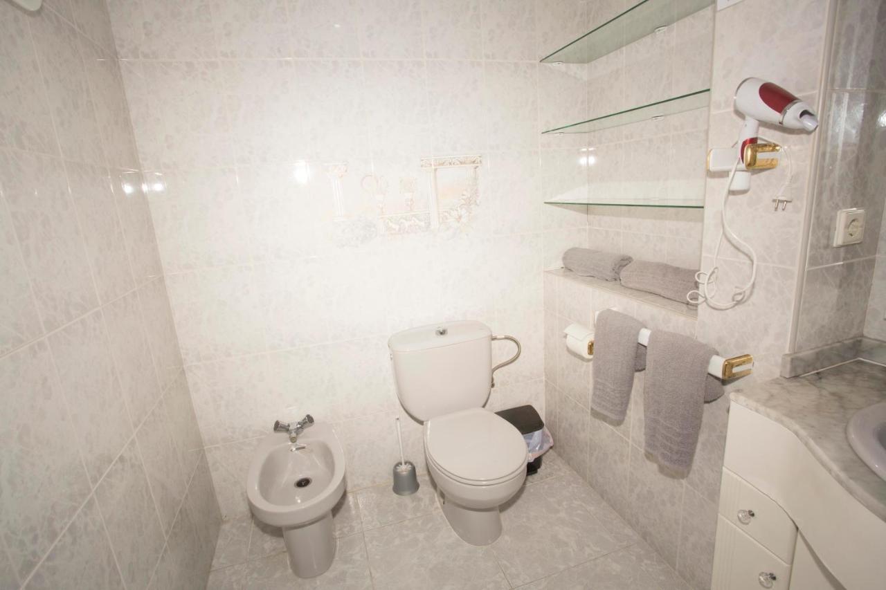 Twin Room Private Bathroom