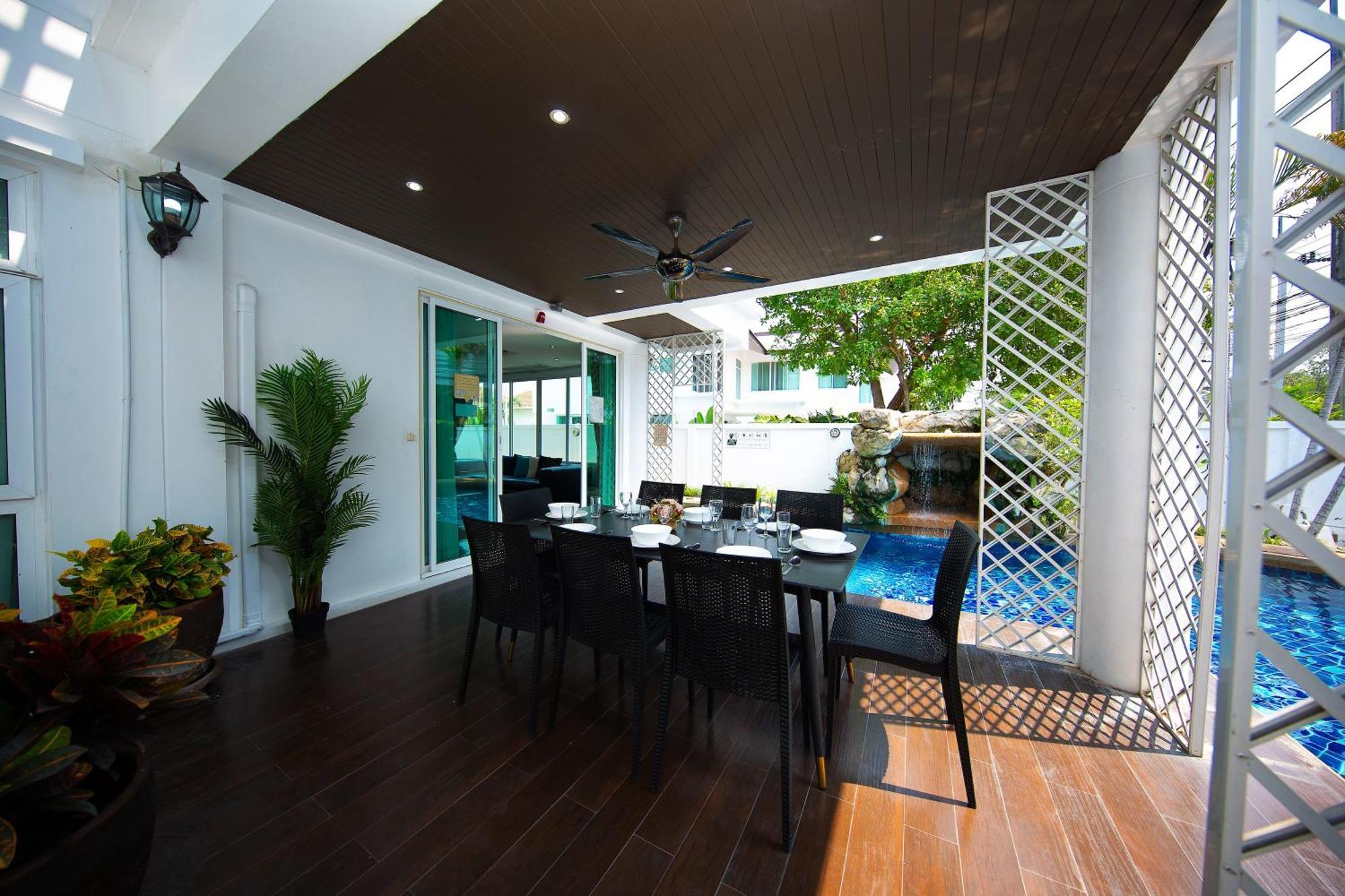 Six-Bedroom Villa Private Pool