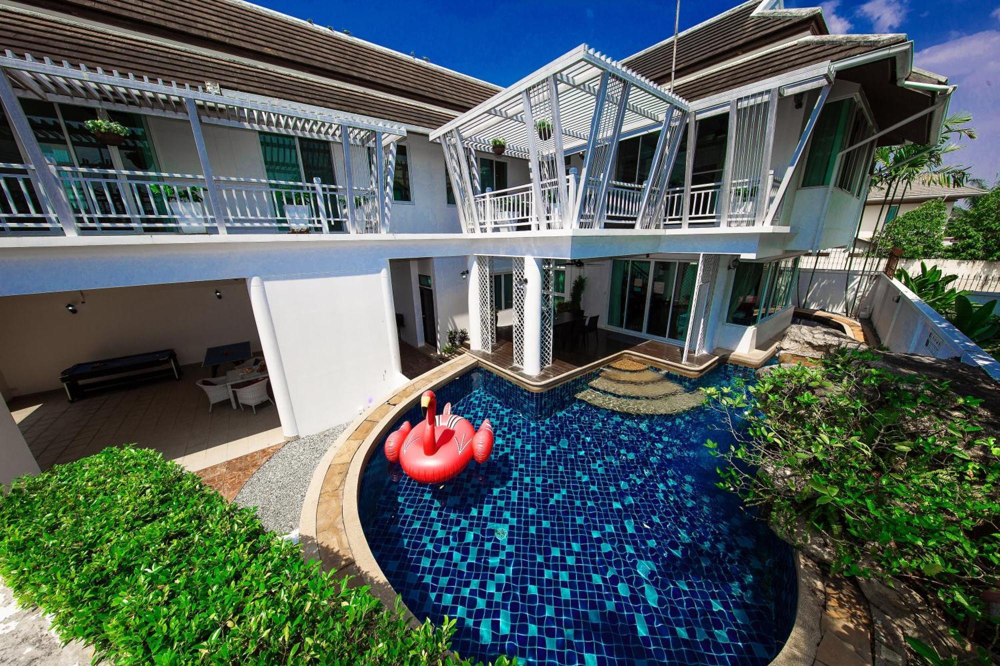 Six-Bedroom Villa Private Pool