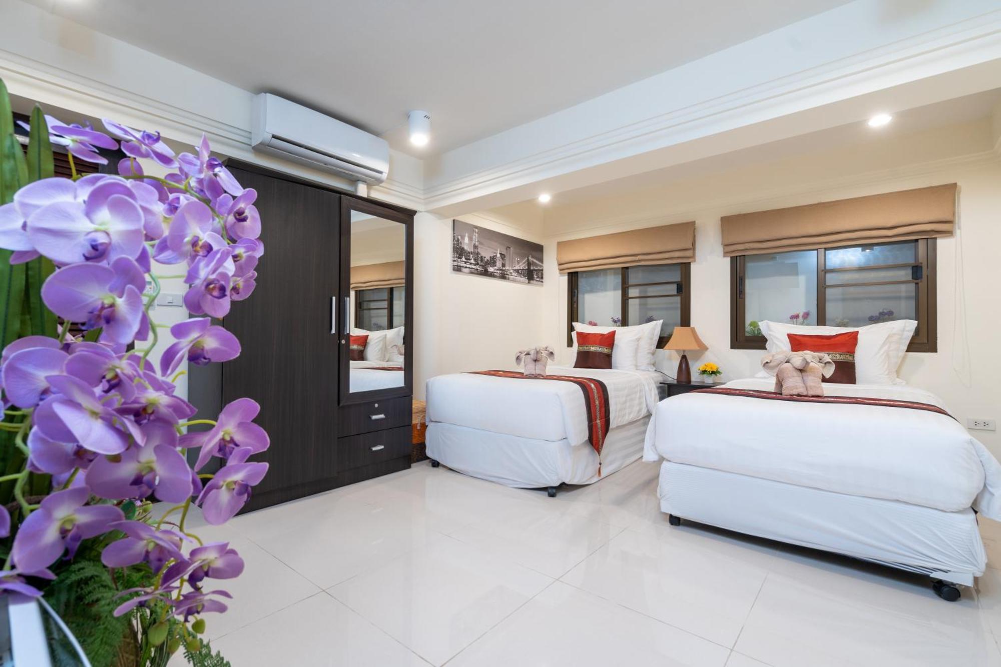 7 Bedroom Suite Private Pool Villa Bathtub airport pick up on food beverages