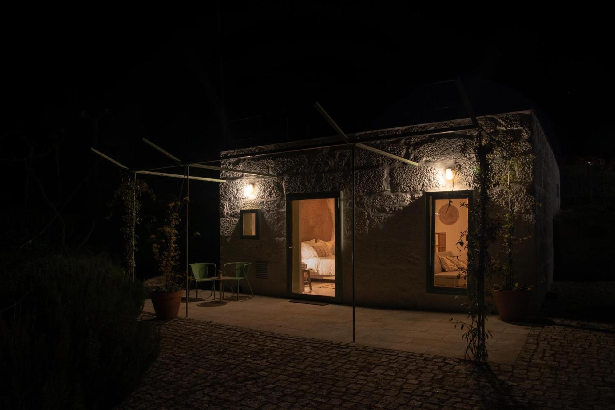 Studio with Garden View,1626409147:JPEG
