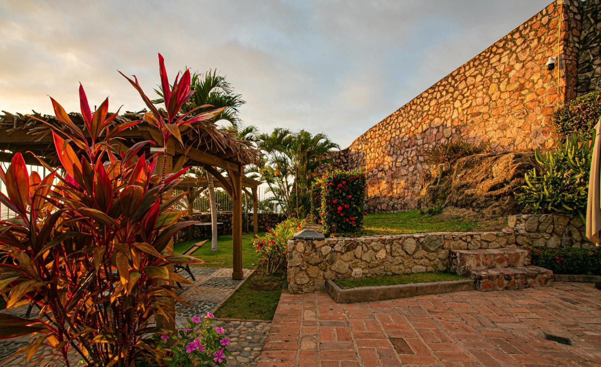 Five-Bedroom Villa Sea View