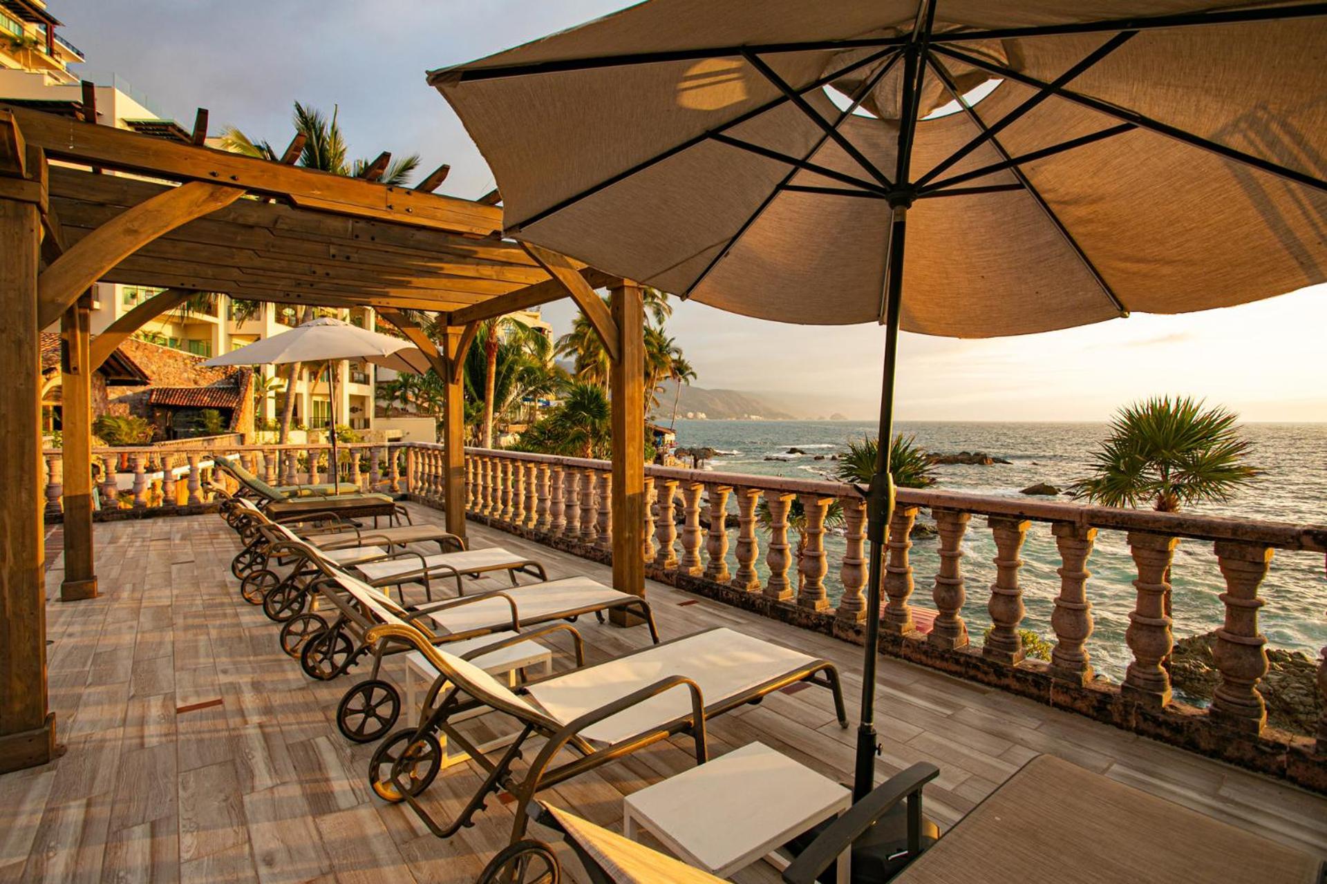Five-Bedroom Villa Sea View