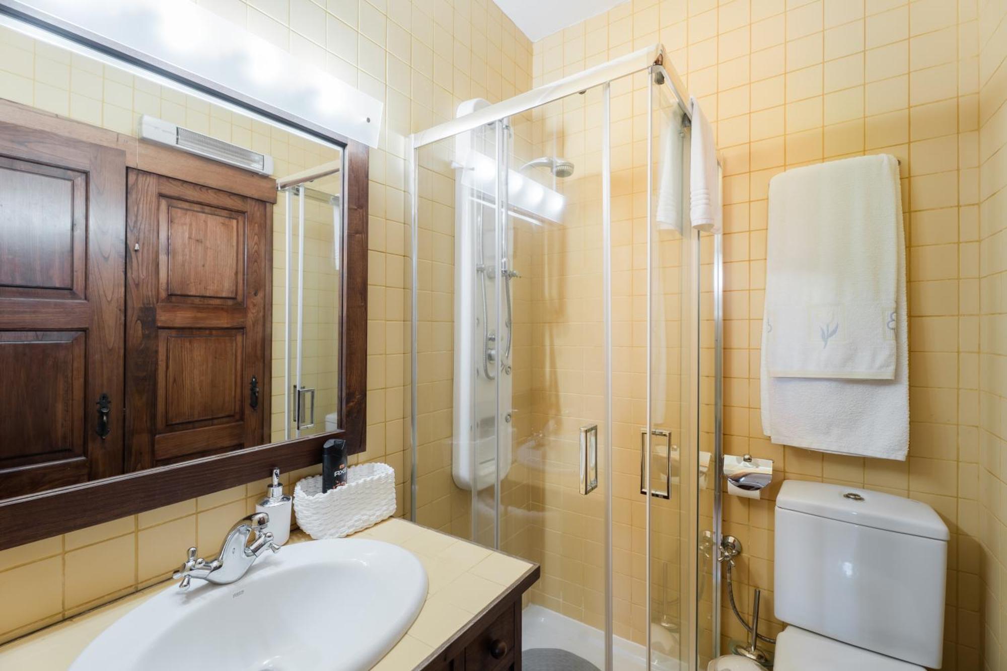 Double Room,1717083402:JPEG