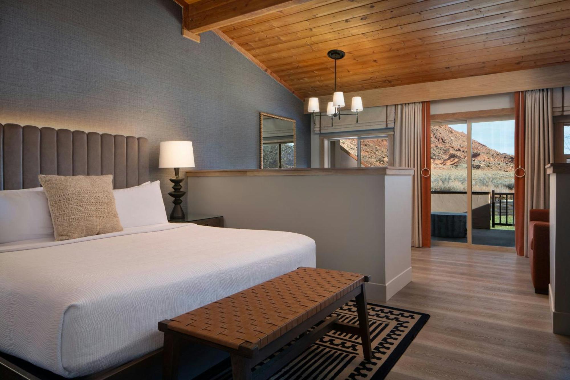 Riverfront King Suite Sofa Bed