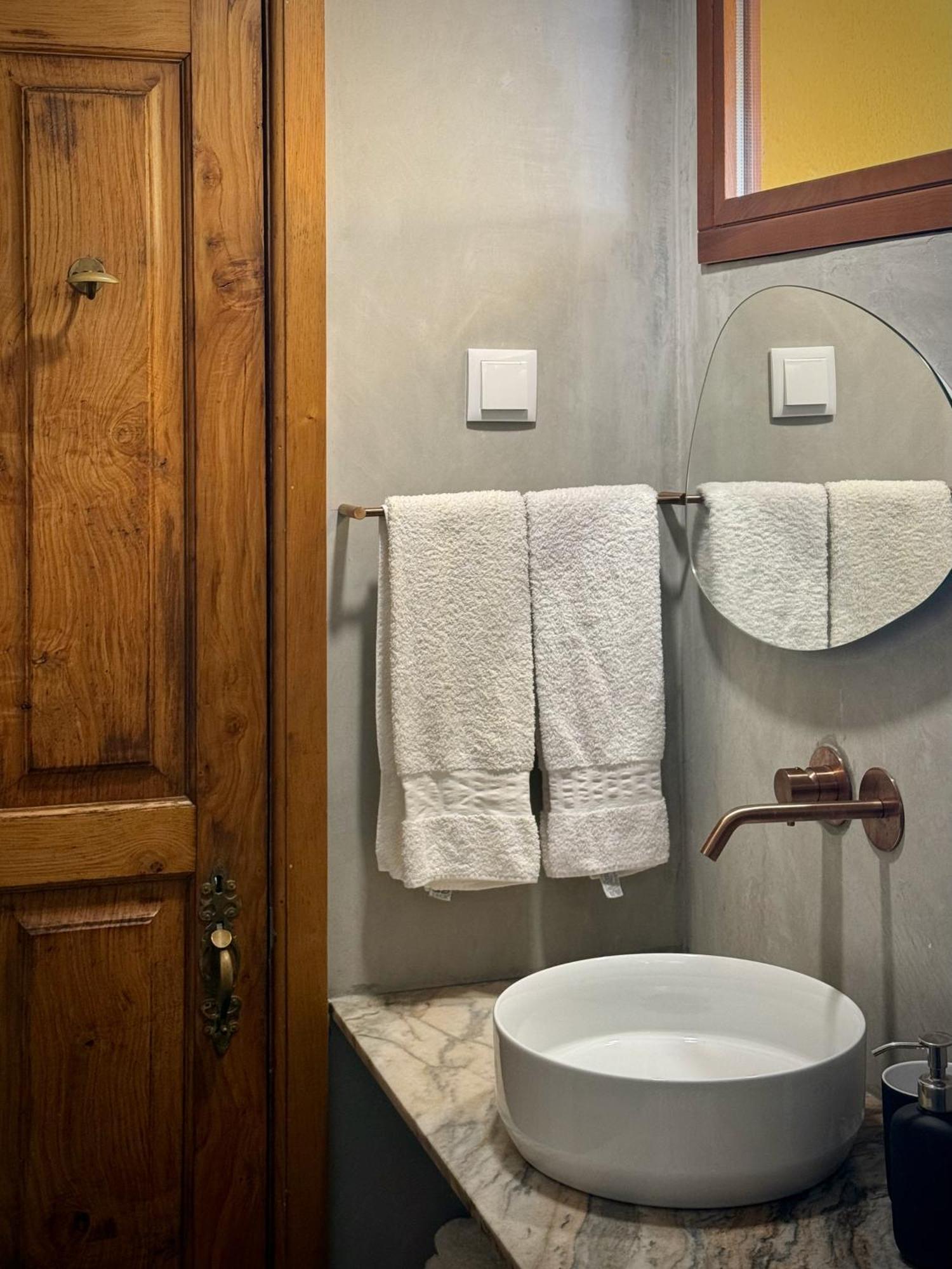 One-Bedroom Apartment Twin Bed