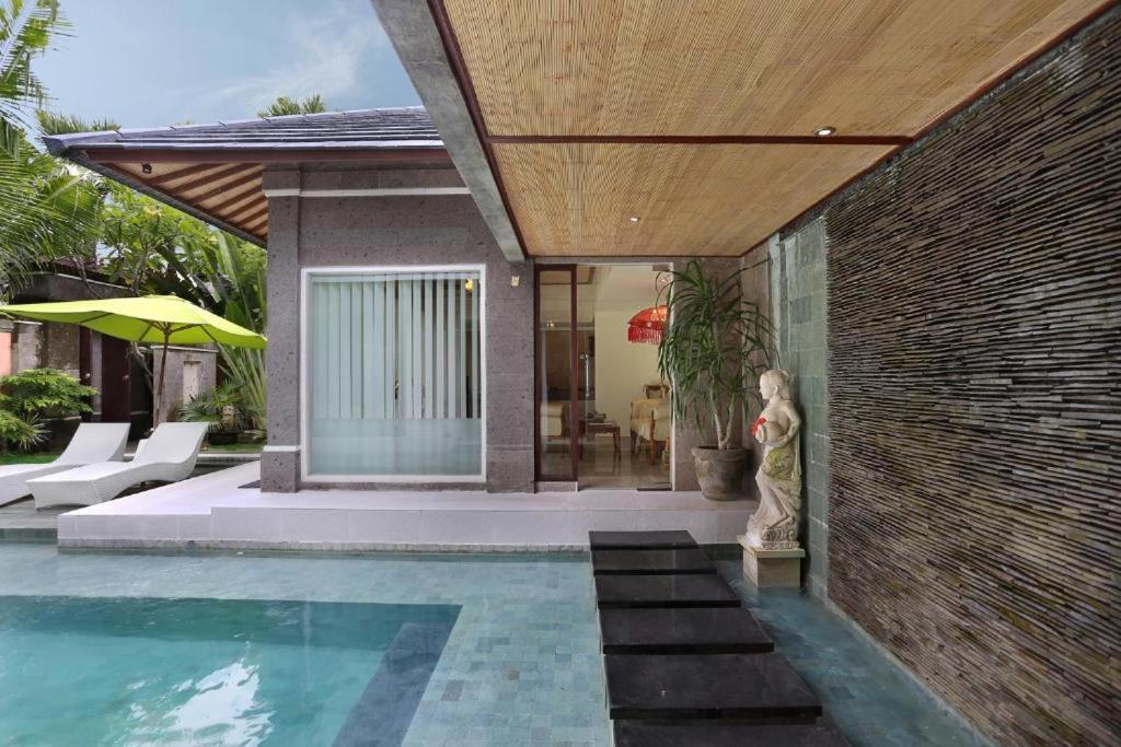 Superior One-Bedroom Pool Villa Airport Transfers