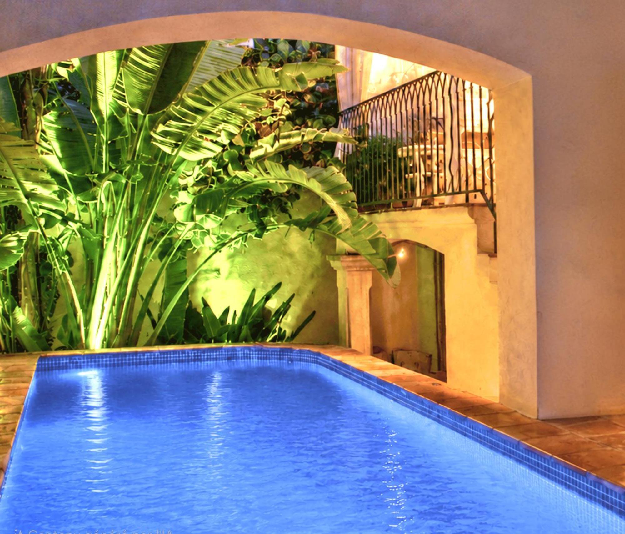 Two-Bedroom House Private Pool