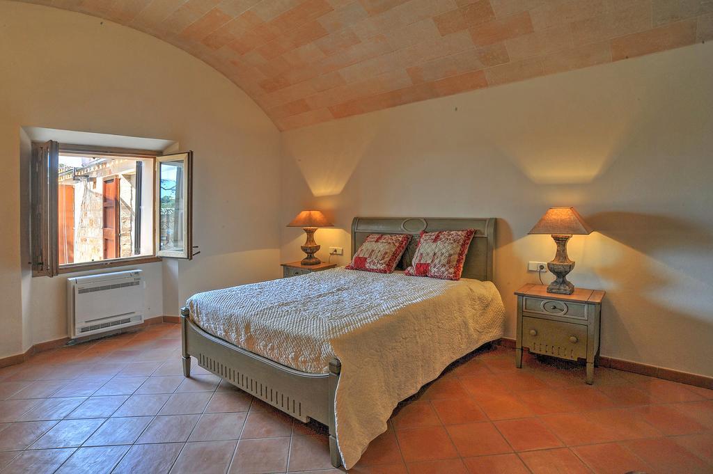 Two-Bedroom House,343370197:JPEG