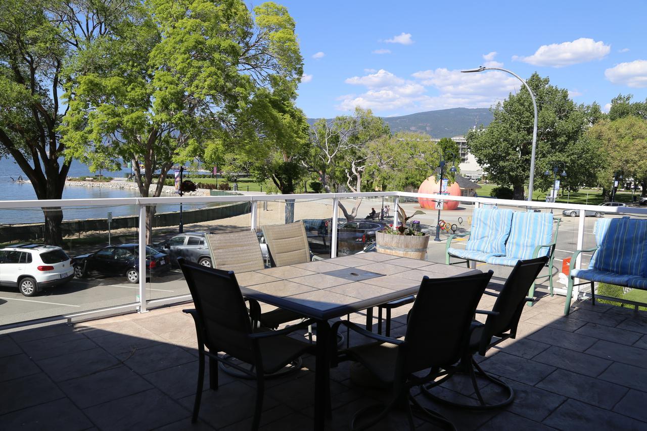Deluxe Queen Suite with Lake View - Non Pet Friendly