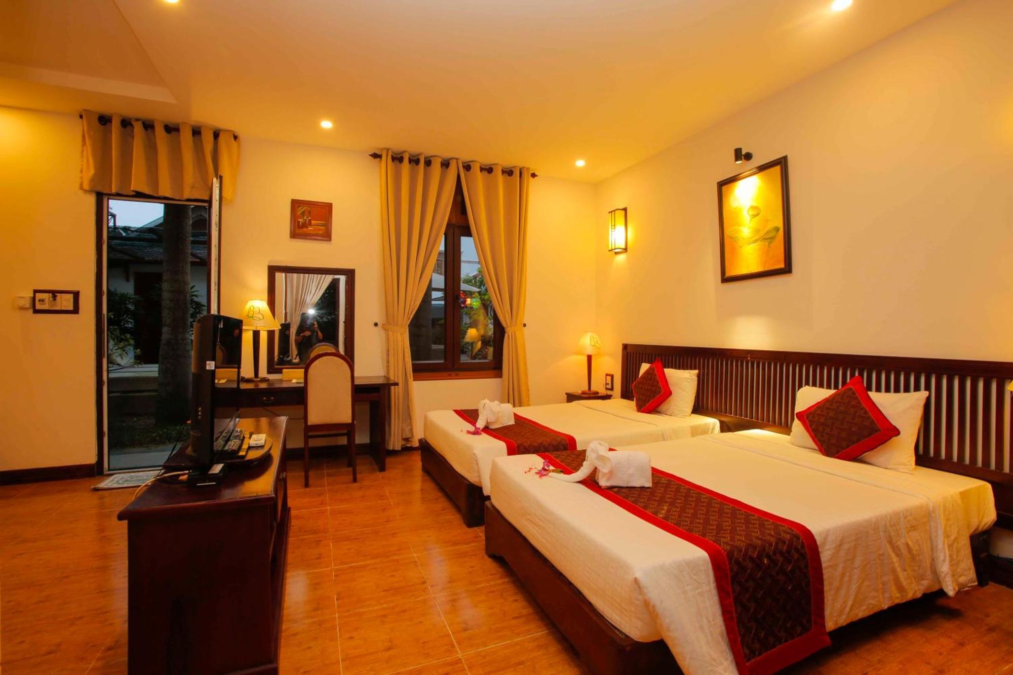 Deluxe Double or Twin Room with Pool View