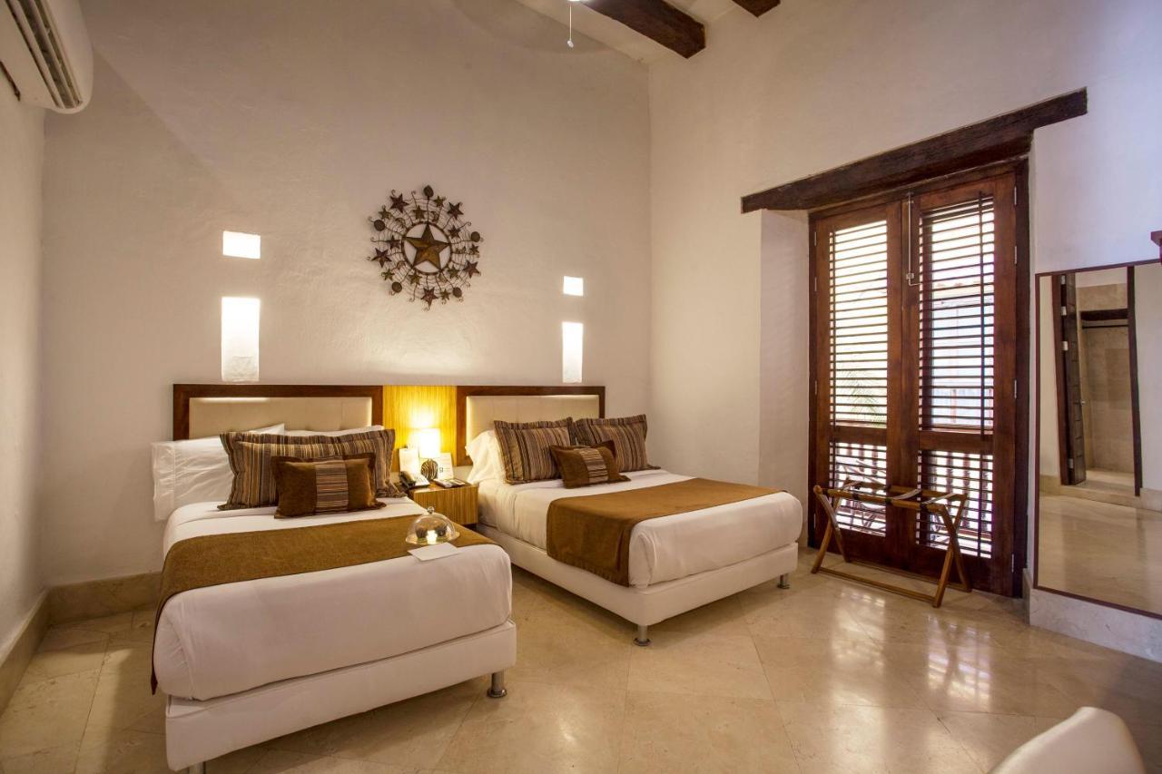 Five-Bedroom House,762589408:JPEG