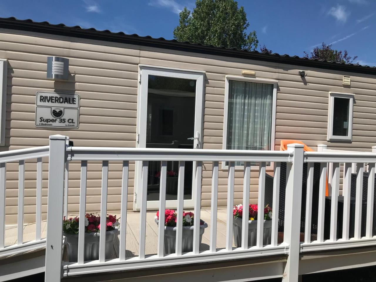 Mobile Home,762772882:JPEG