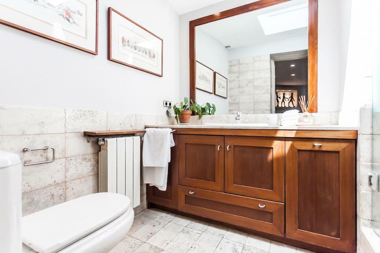 Four-Bedroom House,803716752:JPEG