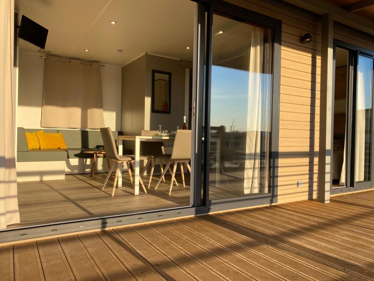 Mobile Home,976814710:JPEG