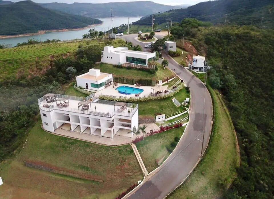 Casa no Mirante de Escarpas-1
