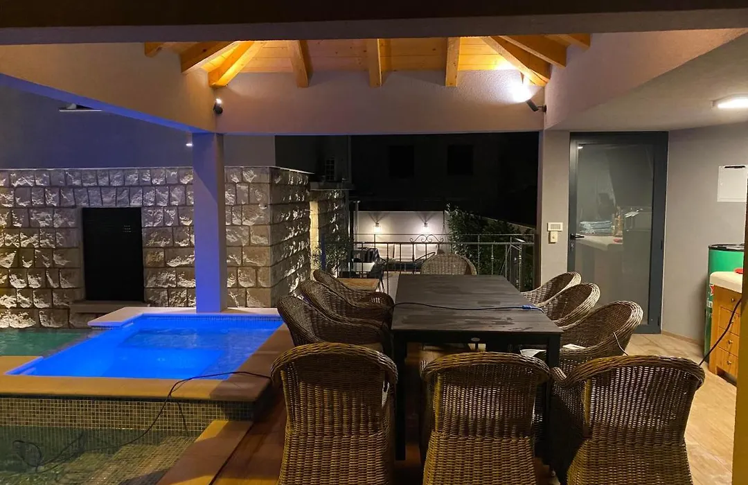 Villa Vikor-1