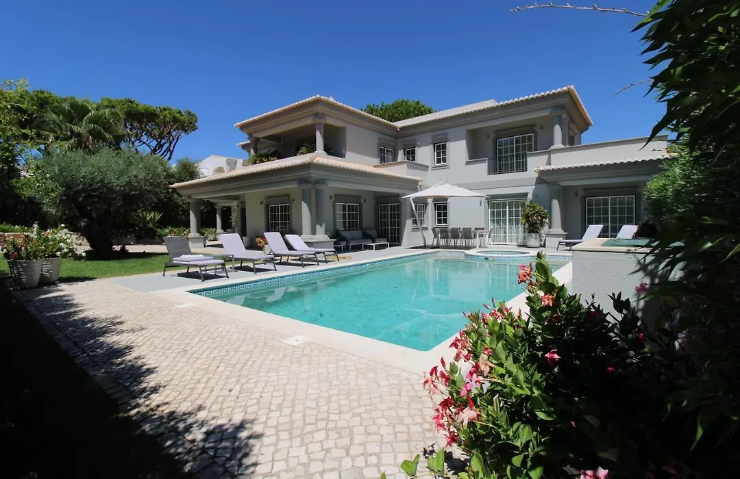 Charming Exceptional Golf Villa In Algarve-1