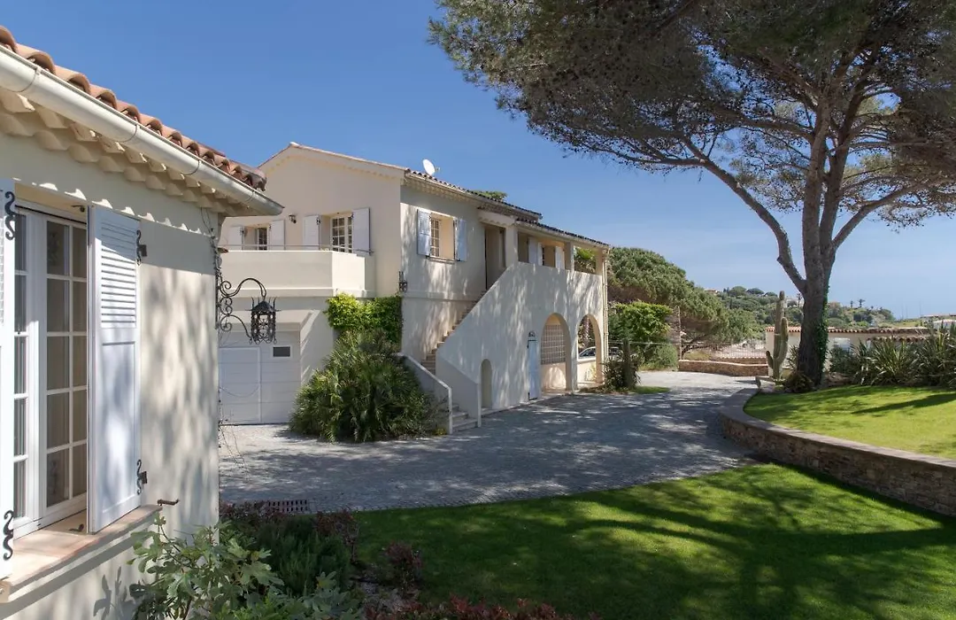 Villa Pointe Alègre-1