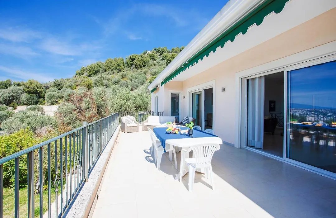 Vinaigrier Hills Vi3086 By Riviera Holiday Homes-1