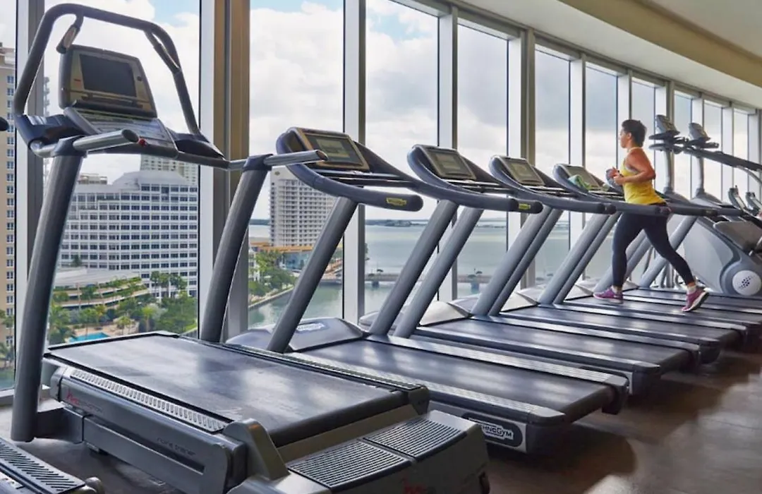 Deluxe Brickell Suite W Pool Gym City Views-1