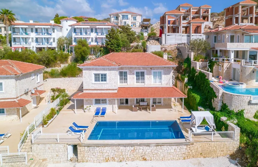 La Kumsal Denize Sifir Ve Oezel Havuzlu Dubleks Suit-1