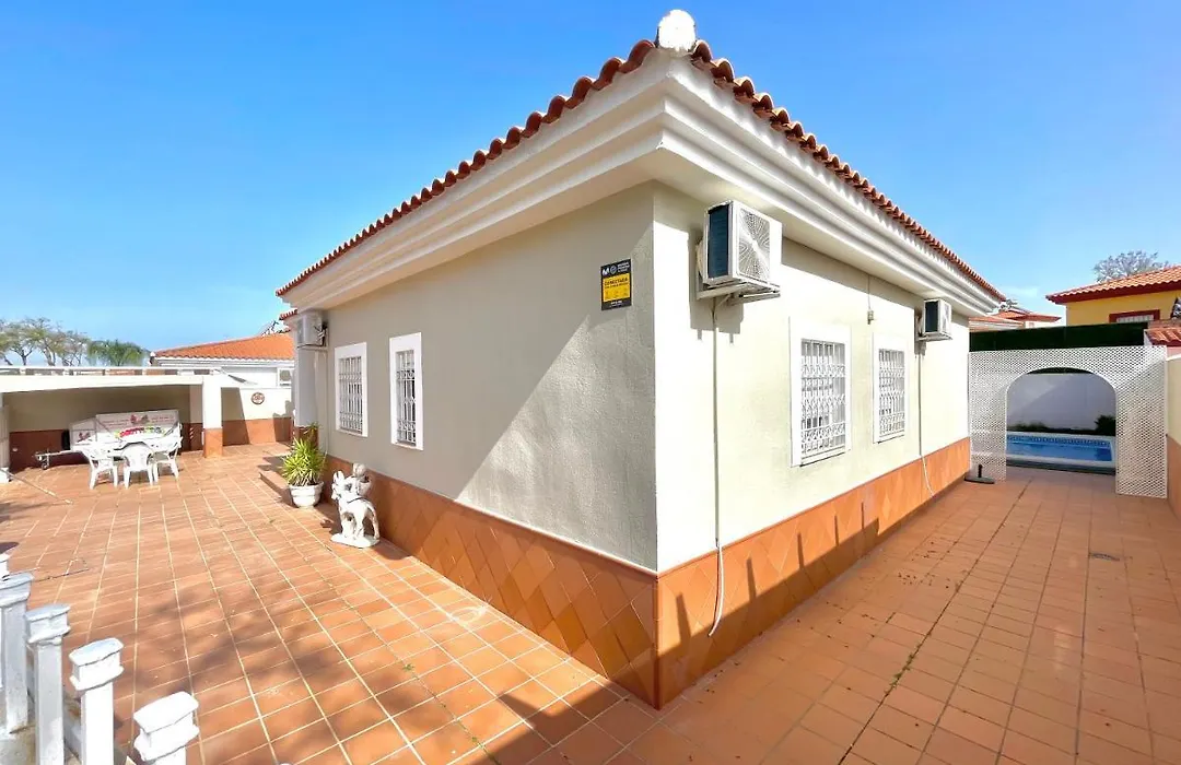 Villa Triana Con Piscina-1
