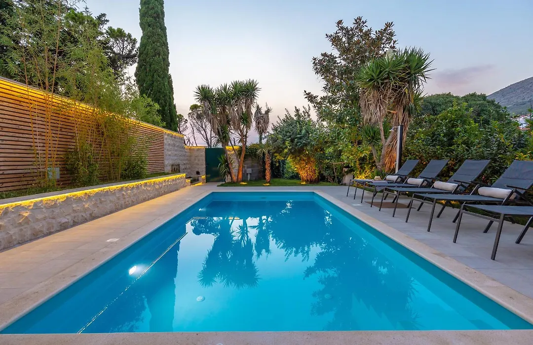 Hedera Estate, Villa Hedera II-1