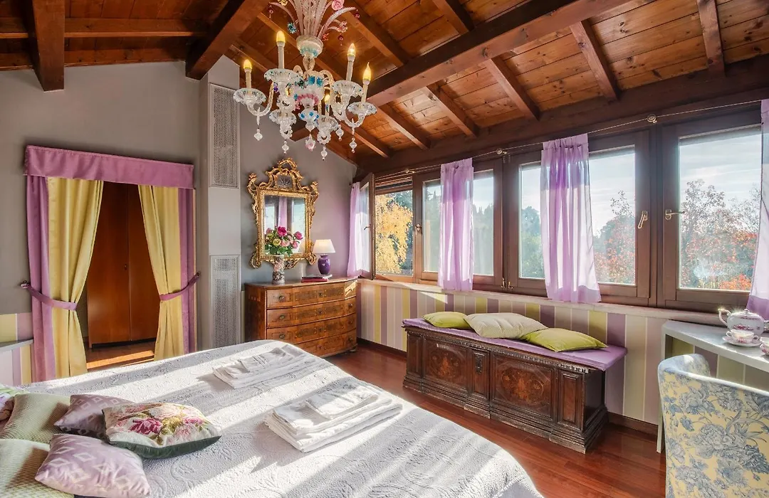 Villa Isidoro ampio parco, piscina privata, arte e giochi , natura e fitness-1