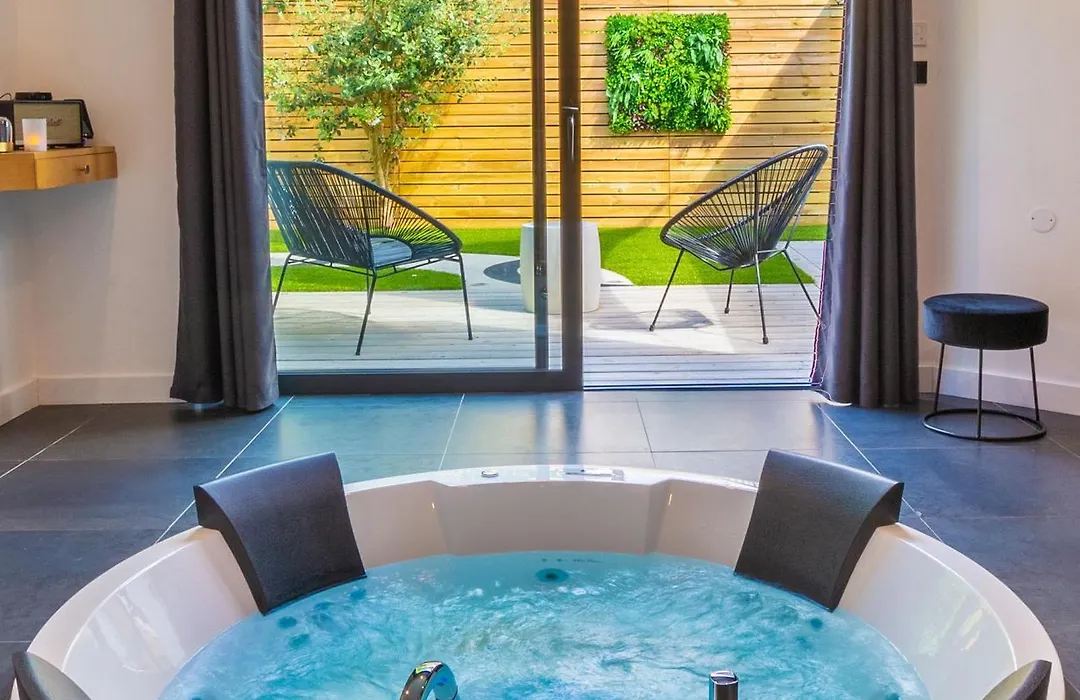 Le Secret - Nuit romantique avec Jacuzzi privatif - Champagne offert - Climatisation-1
