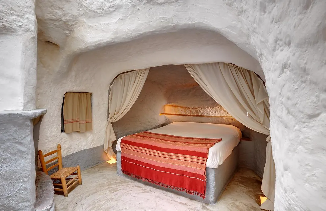 Cueva Las Yeseras-1