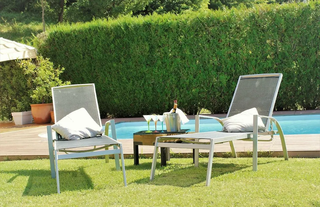 Bonita Villa Pareada Con Piscina Privada-1