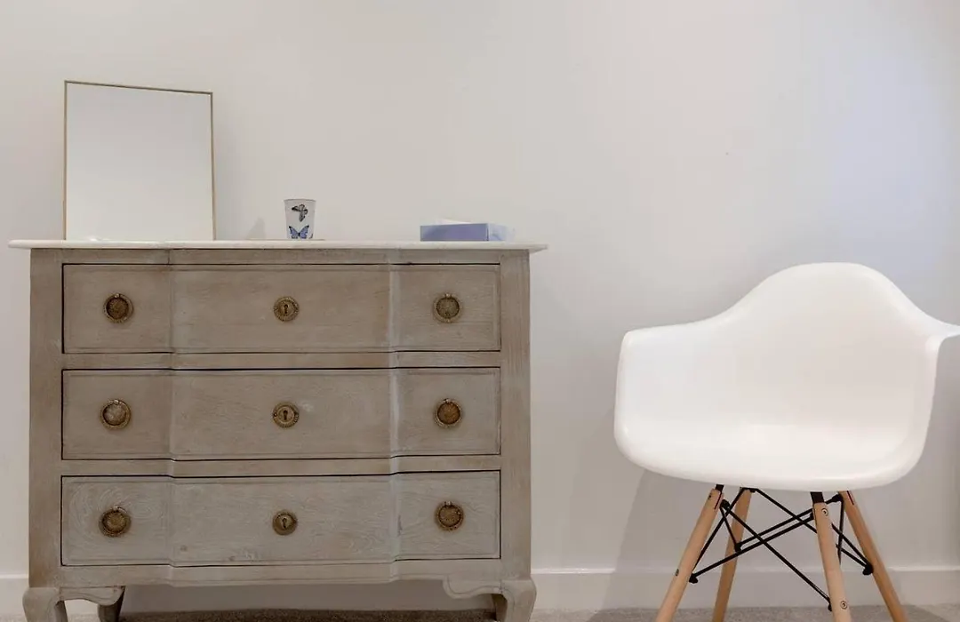 Stunning 3 Bedroom Apartment In South London-1