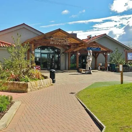 Edinburgh - Seton Sands-Cameo Caravan-Pet Friendly-2