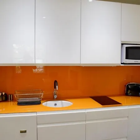 Charming 2 Bedroom Apartment In Kentish Town-3