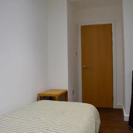 Charming 2 Bedroom Apartment In Kentish Town-2