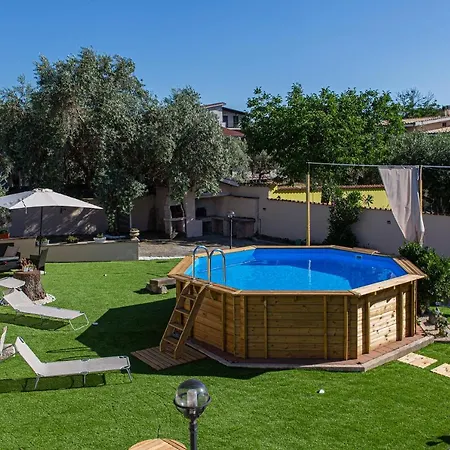 La Piccola Villetta Con Il Grande Giardino-3