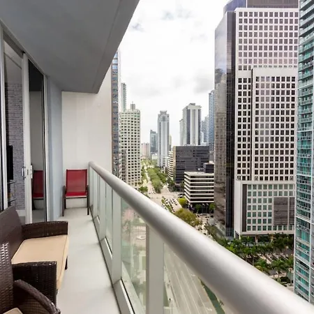Deluxe Brickell Suite W Pool Gym City Views-3