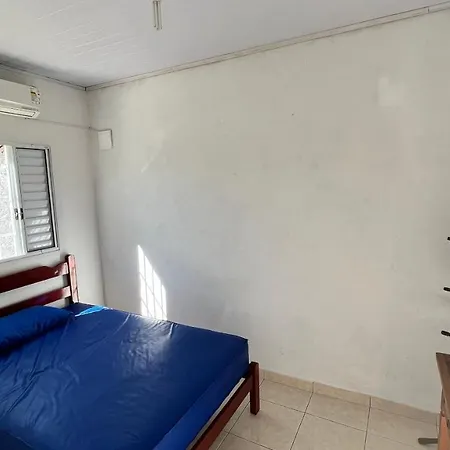 Casa com Piscina Grande e Hidro-3