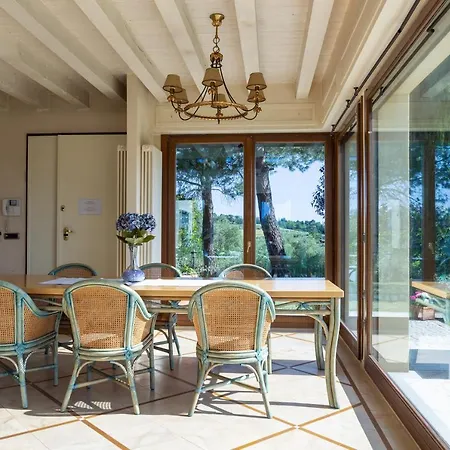 Villa Rolls - Porzione di Villa con piscina,giardino e parcheggi-2