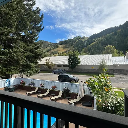 Shadow Mountain Lodge-2