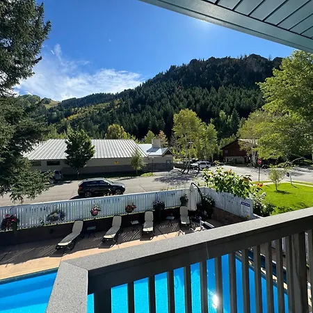 Shadow Mountain Lodge-3