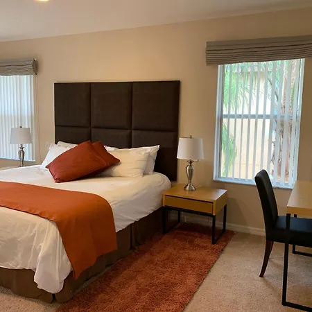 Four Bedroom Townhouse In Regal Oaks At Old Town-3