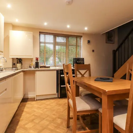 Mayfield Cottage-3