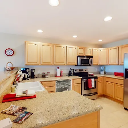 The Seaside Condo In Westport-3