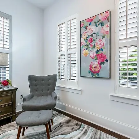 Modern, Spacious Townhouse With Luxury Amenities-2