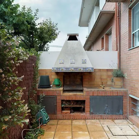 House Of Joy , Casa En Banyoles-3